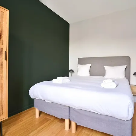 Apartman Lovely 1br Flat With Direct Access To Subway, Tram, And Rer *
