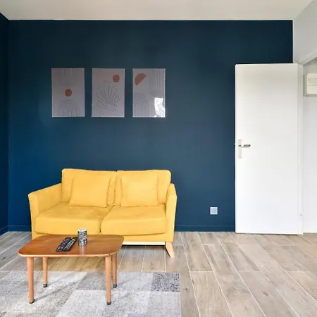 Lovely 1br Flat With Direct Access To Subway, Tram, And Rer