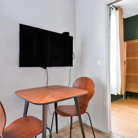 Apartman Lovely 1br Flat With Direct Access To Subway, Tram, And Rer Vitry-sur-Seine